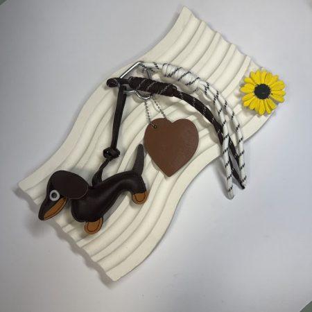 چارم بگ طرح سگ چرمی
